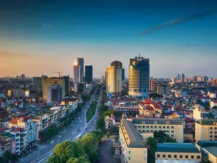 Phương Oanh diện set đồ 50 - Cảm hứng video marketing từ Hotspot Matrix