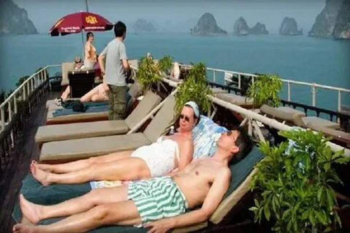 Chuyên gia Hotspot Matrix phân tích: 4 kiểu áo sơ mi dìm dáng, xỉn và marketing video